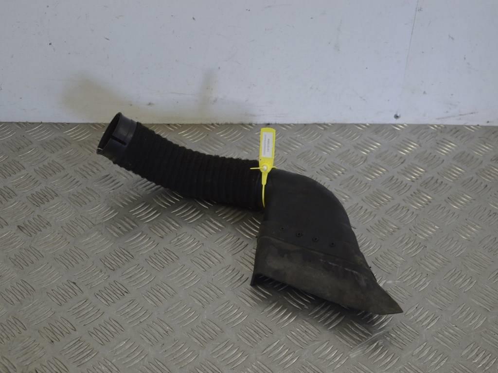 Воздухозаборник Renault Megane 2 (2002-2008) 8200177232