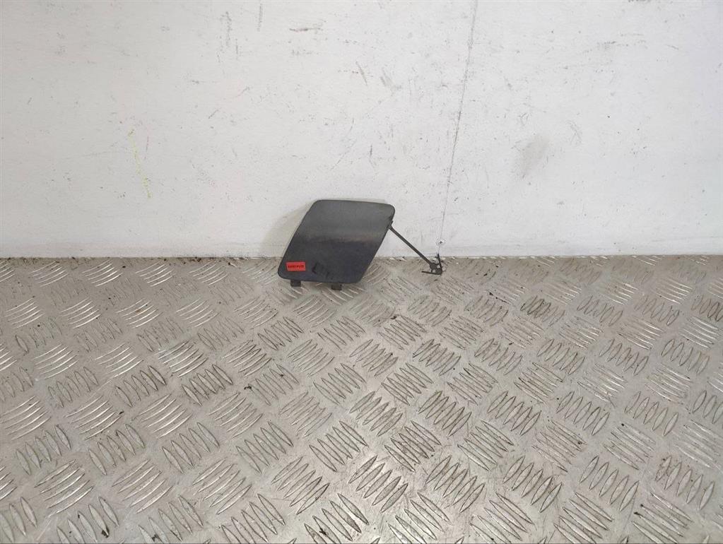 Заглушка (решетка) в бампер передний