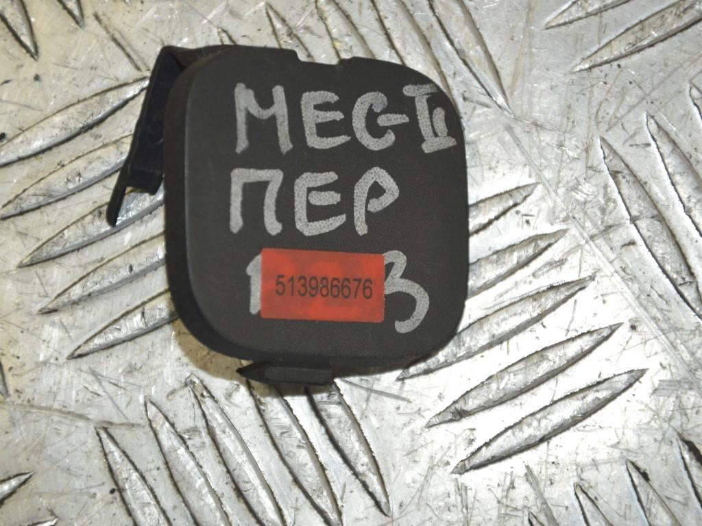 Заглушка (решетка) в бампер передний