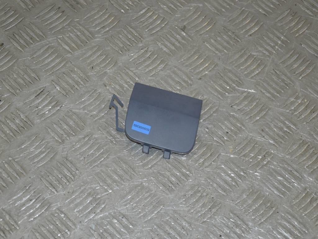 Заглушка (решетка) в бампер задний