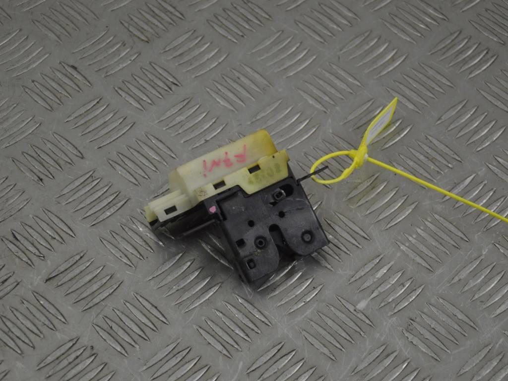 Замок багажника