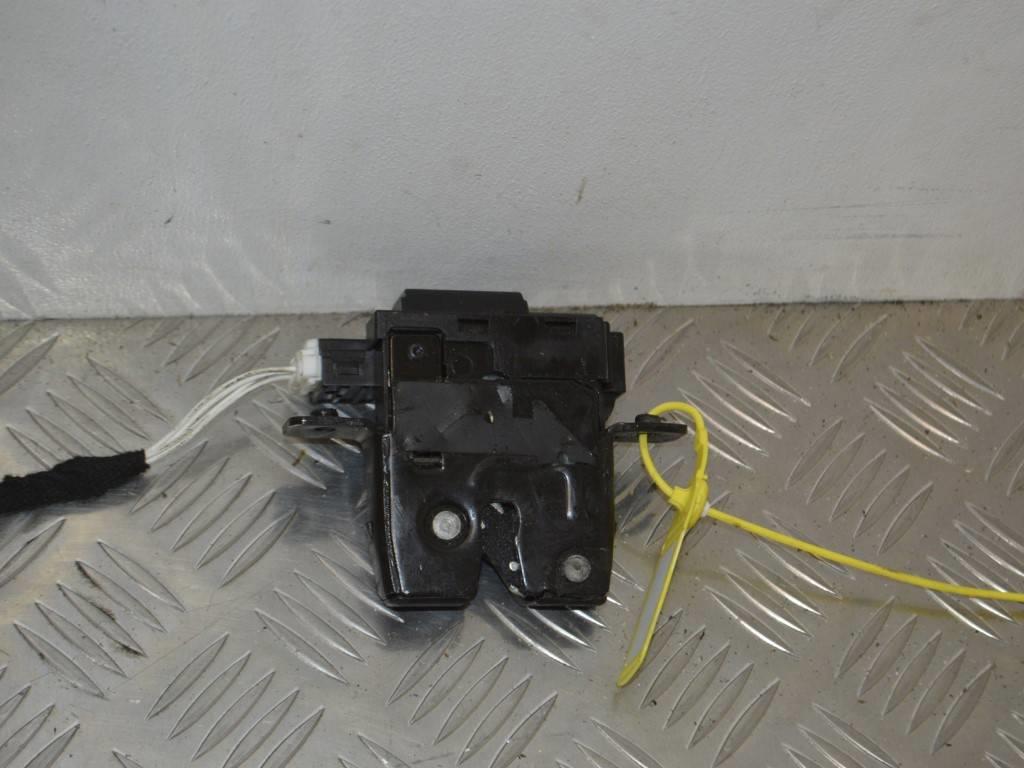 Замок багажника Renault Laguna 3 (2007-2015) 8200747429