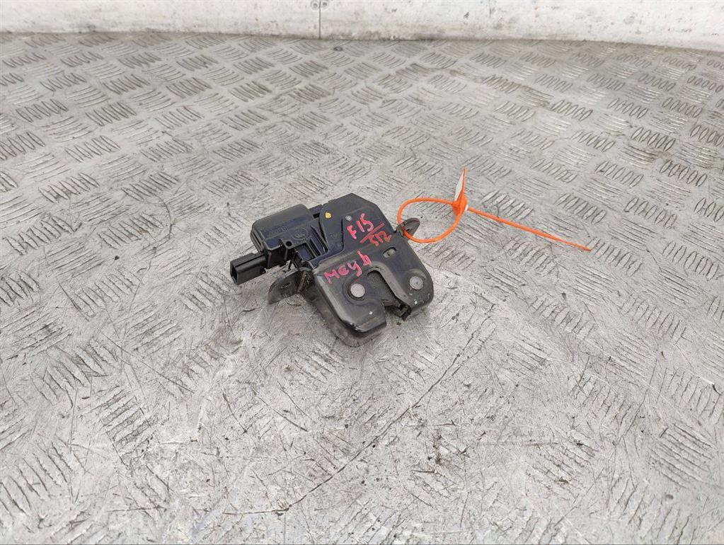 Замок багажника