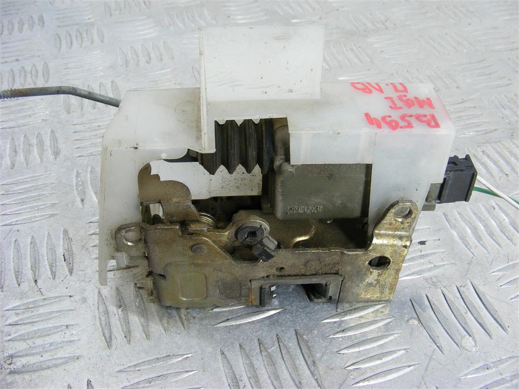 Замок двери передней левой Renault Megane 1 (1996-2002)