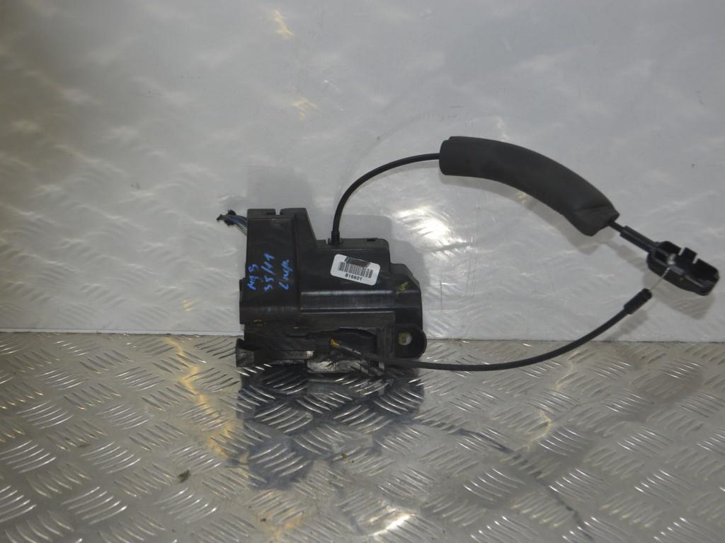 Замок двери передней левой