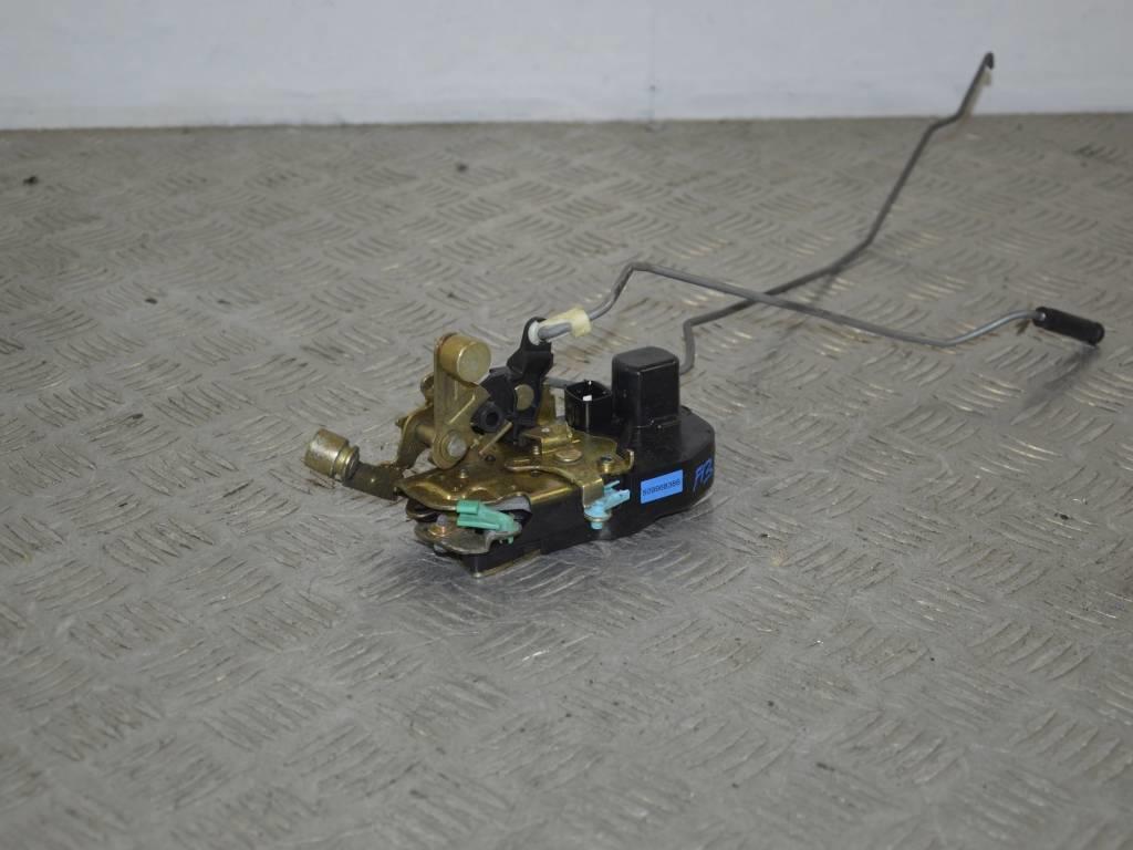 Замок двери передней левой