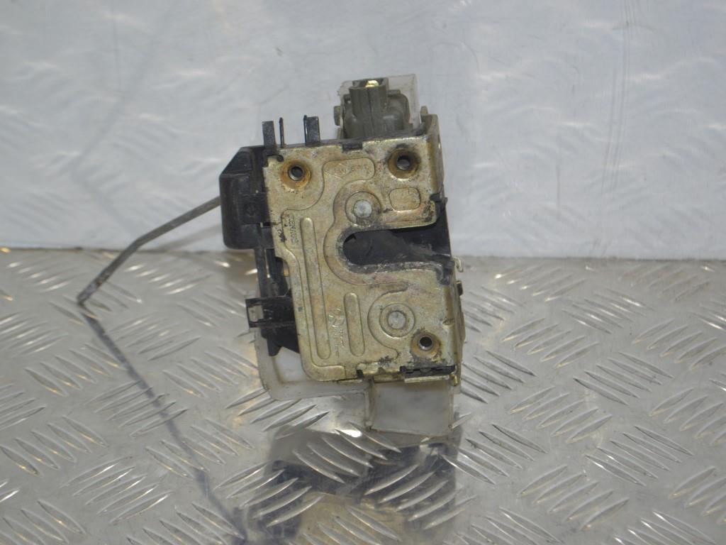 Замок двери передней правой Renault Megane 1 (1996-2002)