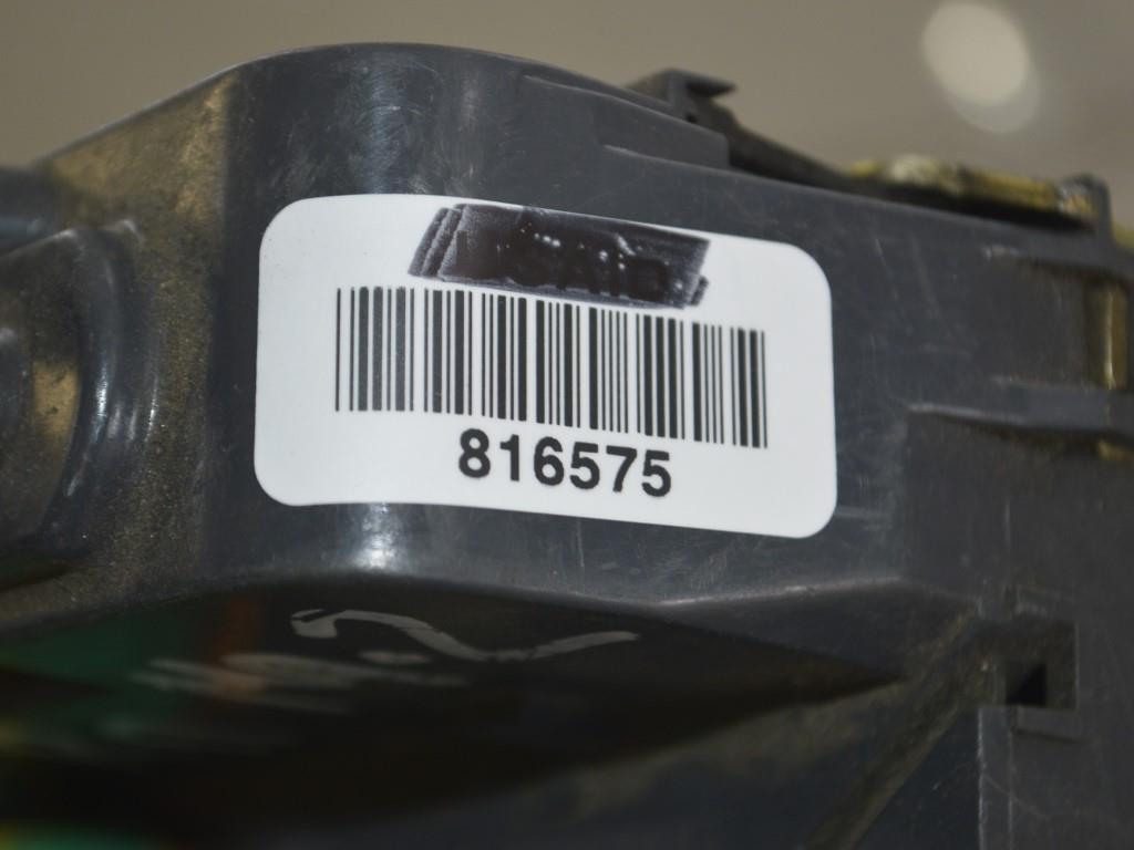 Замок двери передней правой