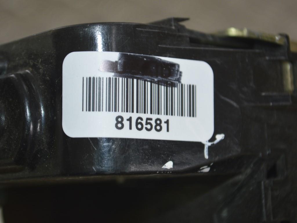 Замок двери передней правой