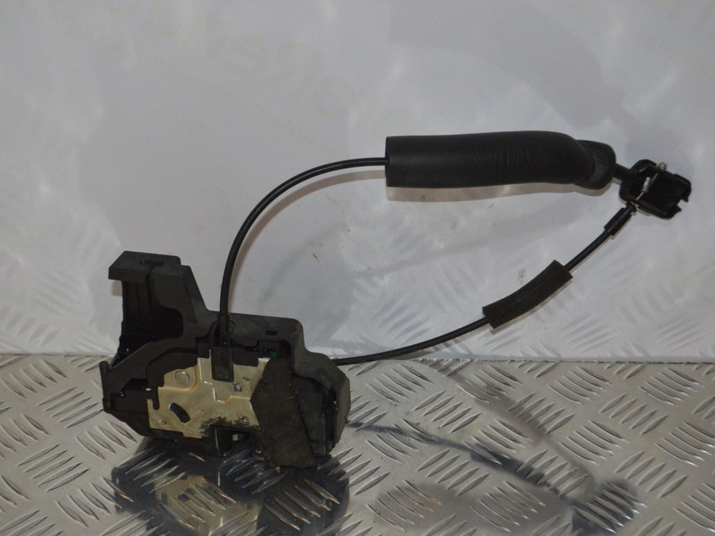 Замок двери передней правой