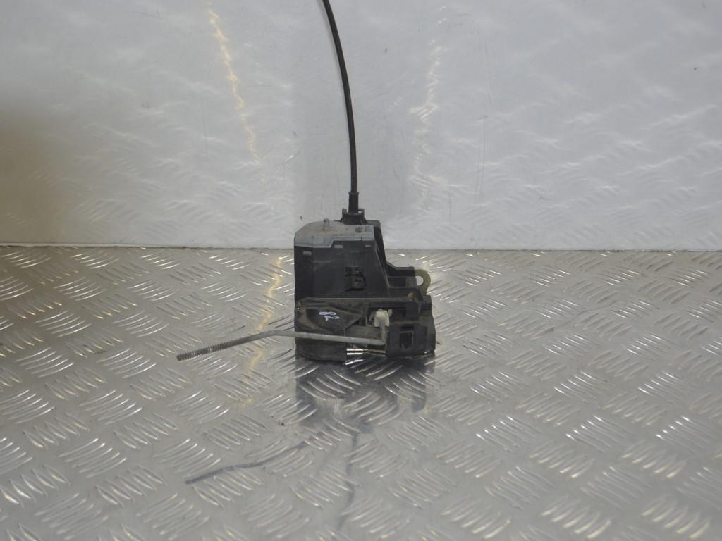 Замок двери передней правой