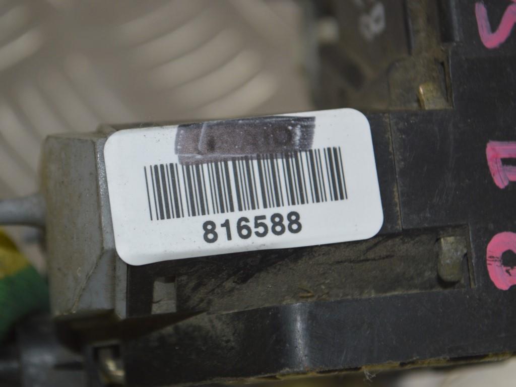 Замок двери передней правой