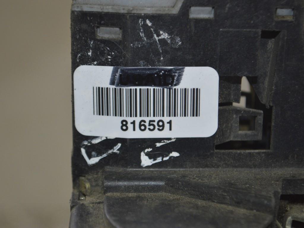 Замок двери передней правой