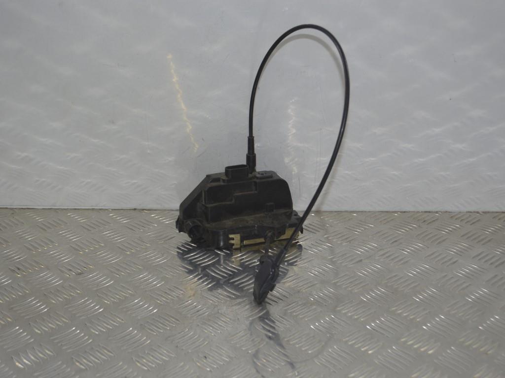 Замок двери передней правой