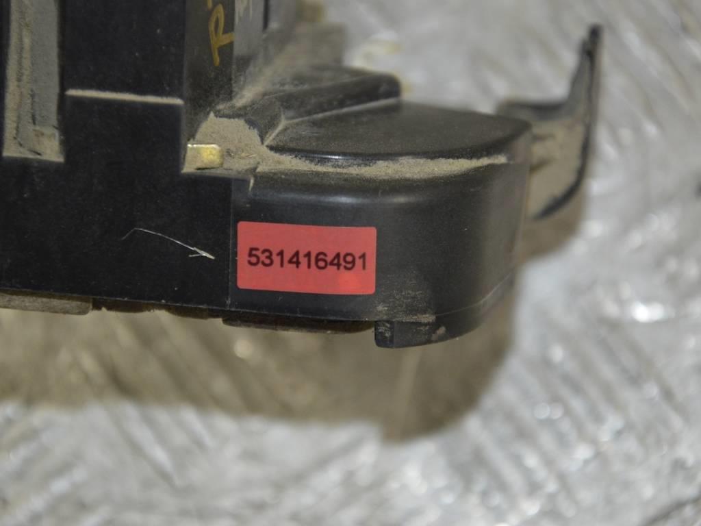 Замок двери передней правой