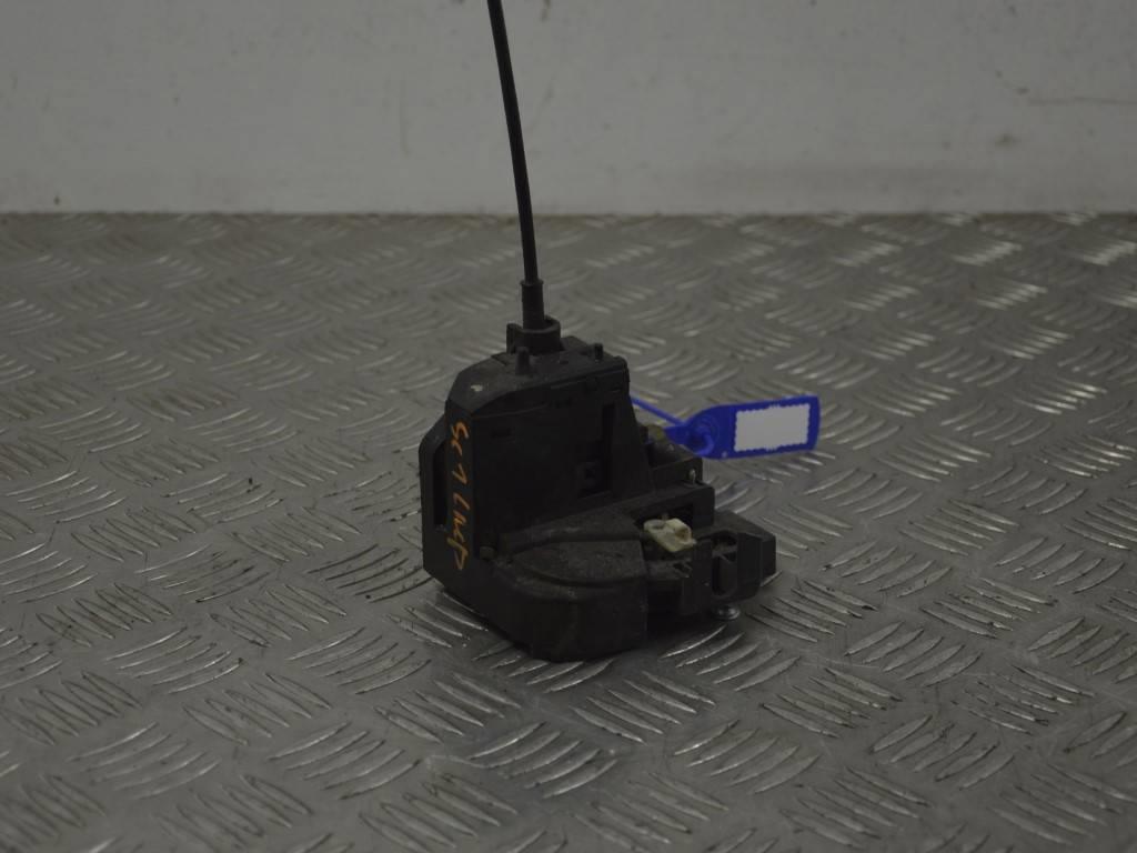 Замок двери передней правой