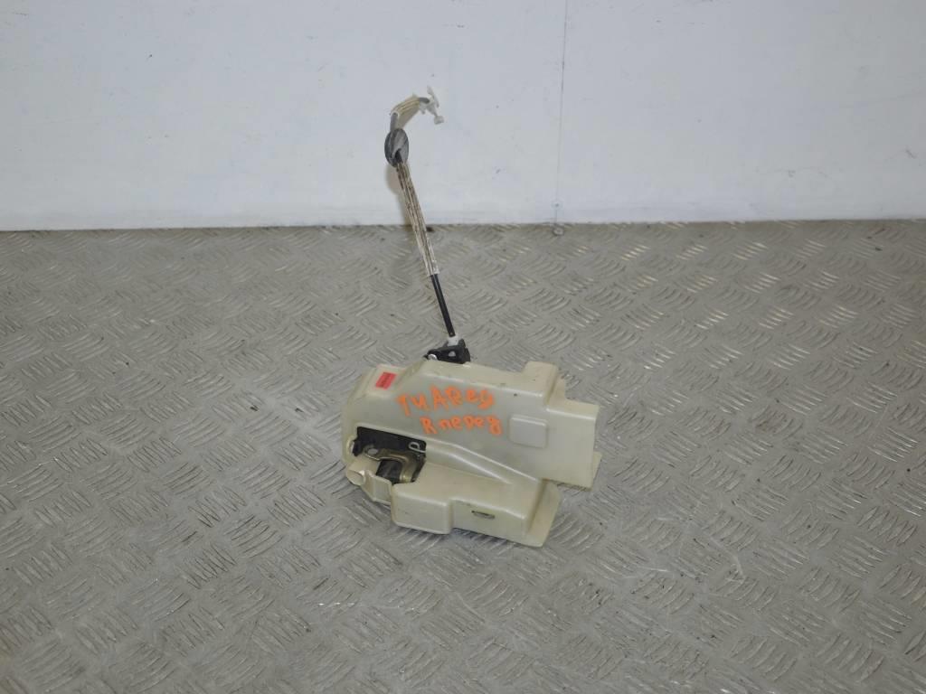 Замок двери передней правой