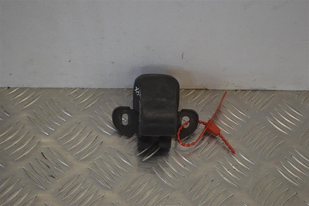 Замок двери задней левой