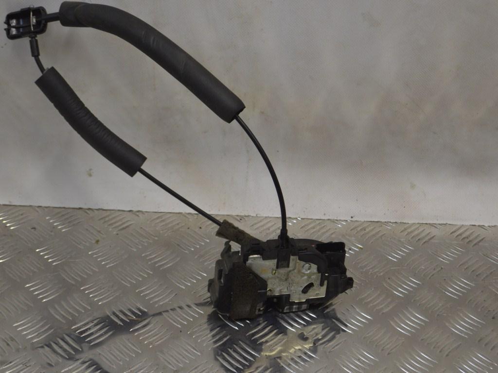 Замок двери задней левой Renault Laguna 3 (2007-2015) 825010003R