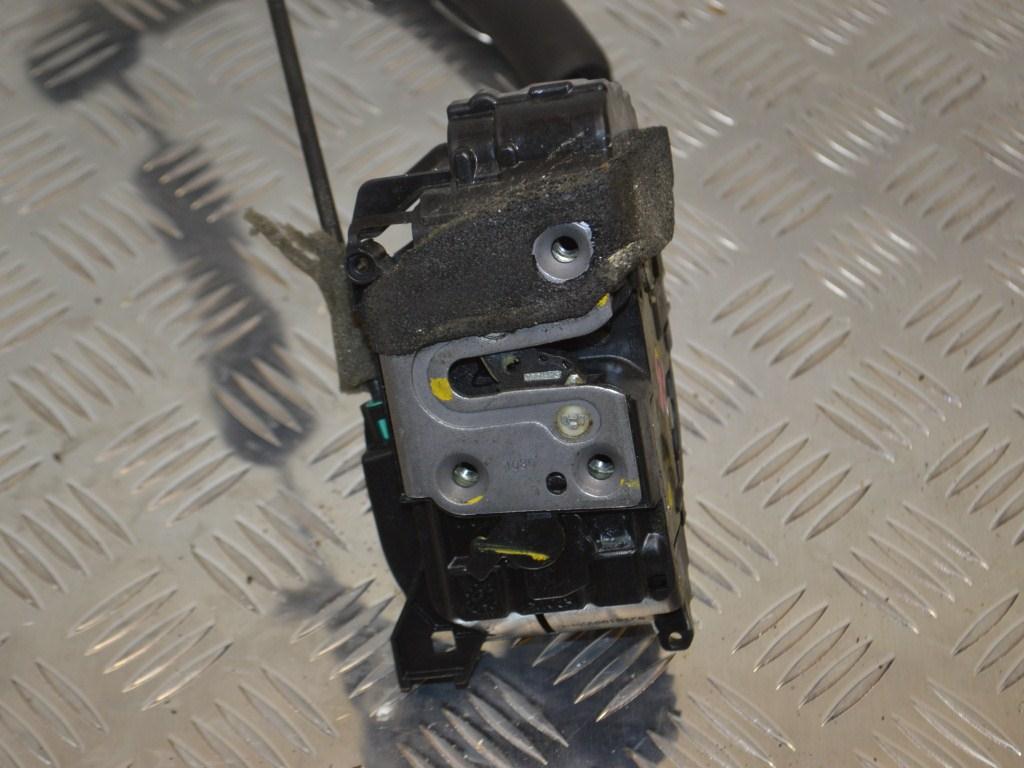 Замок двери задней левой Renault Laguna 3 (2007-2015) 825010003R