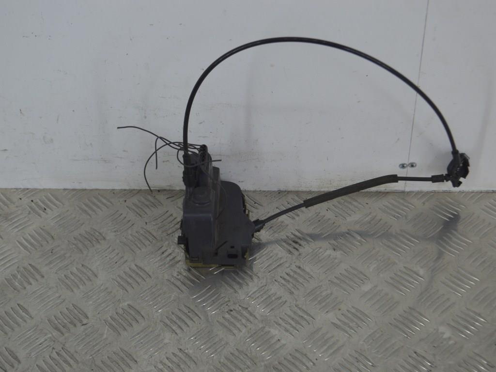 Замок двери задней левой