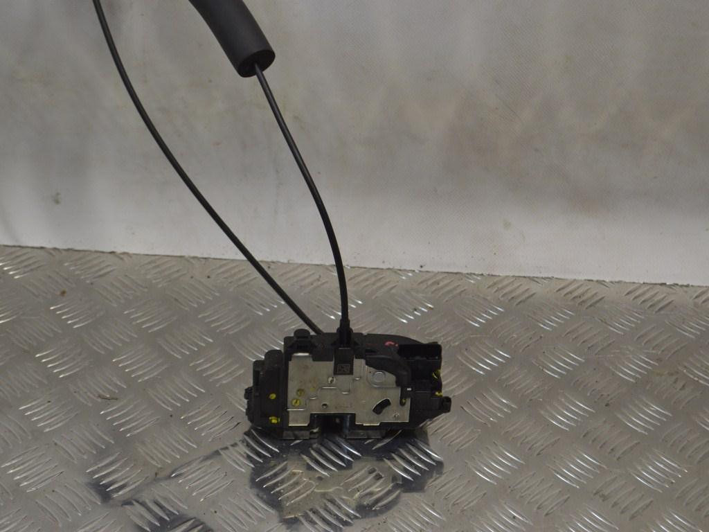 Замок двери задней левой