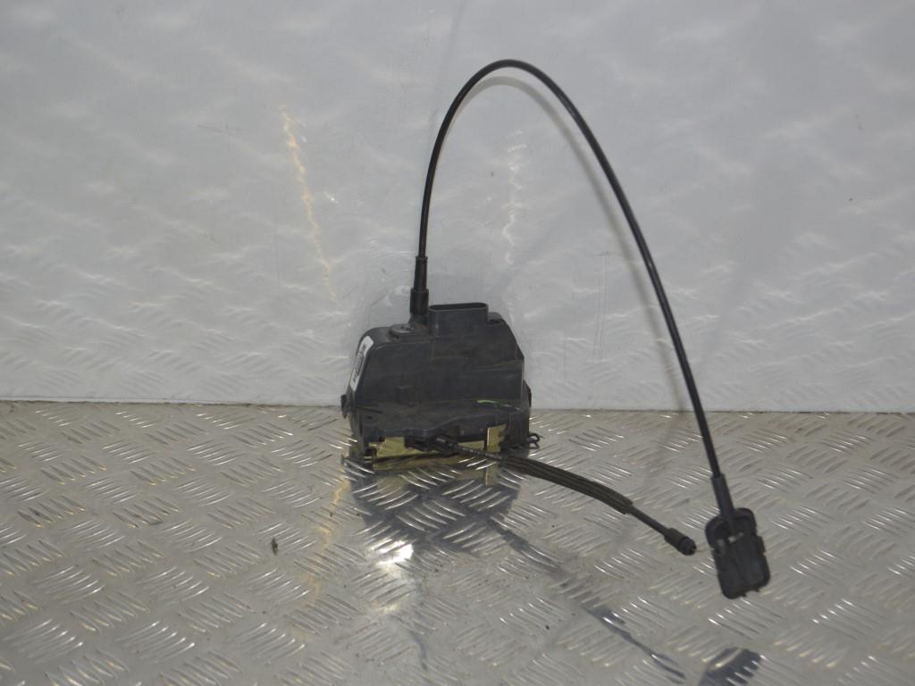 Замок двери задней левой