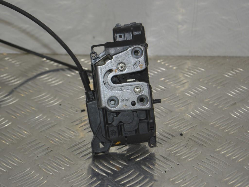 Замок двери задней левой Renault Scenic 3 (2008-2015) 825030004R