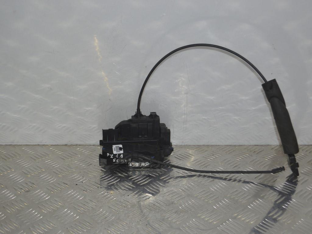 Замок двери задней левой Renault Scenic 3 (2008-2015) 825030032R