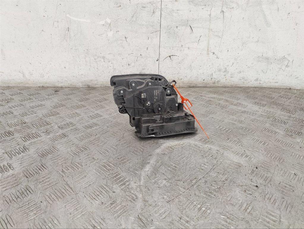 Замок двери задней левой