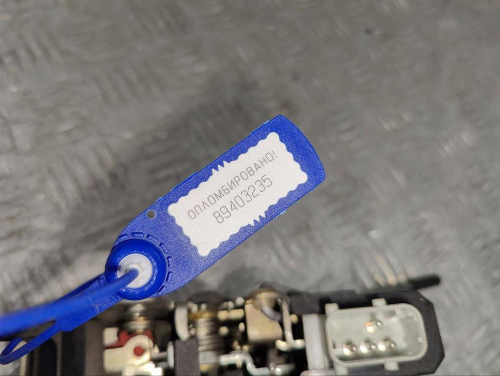 Замок двери задней левой