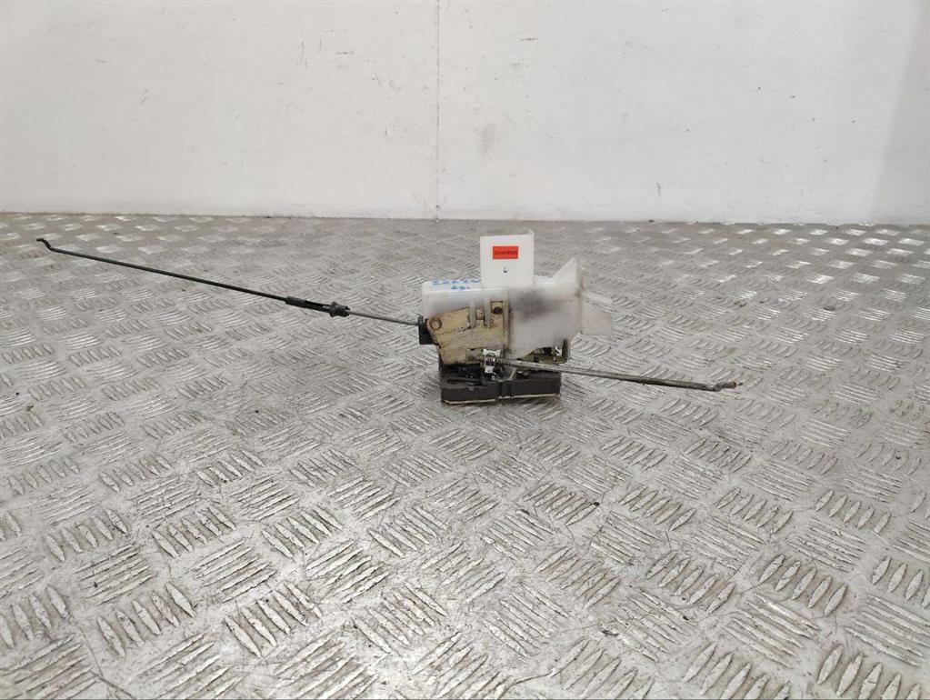 Замок двери задней левой