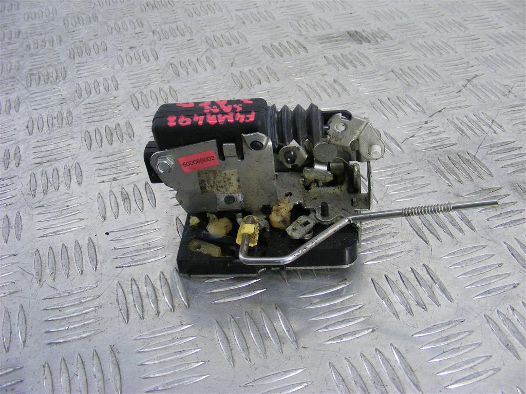 Замок двери задней левой