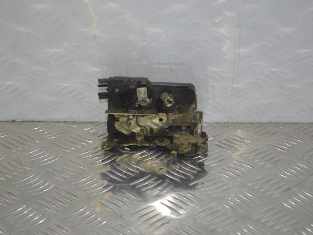 Замок двери задней правой