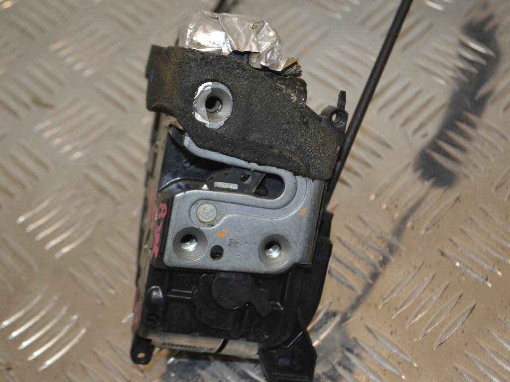 Замок двери задней правой Renault Laguna 3 (2007-2015) 825000003R