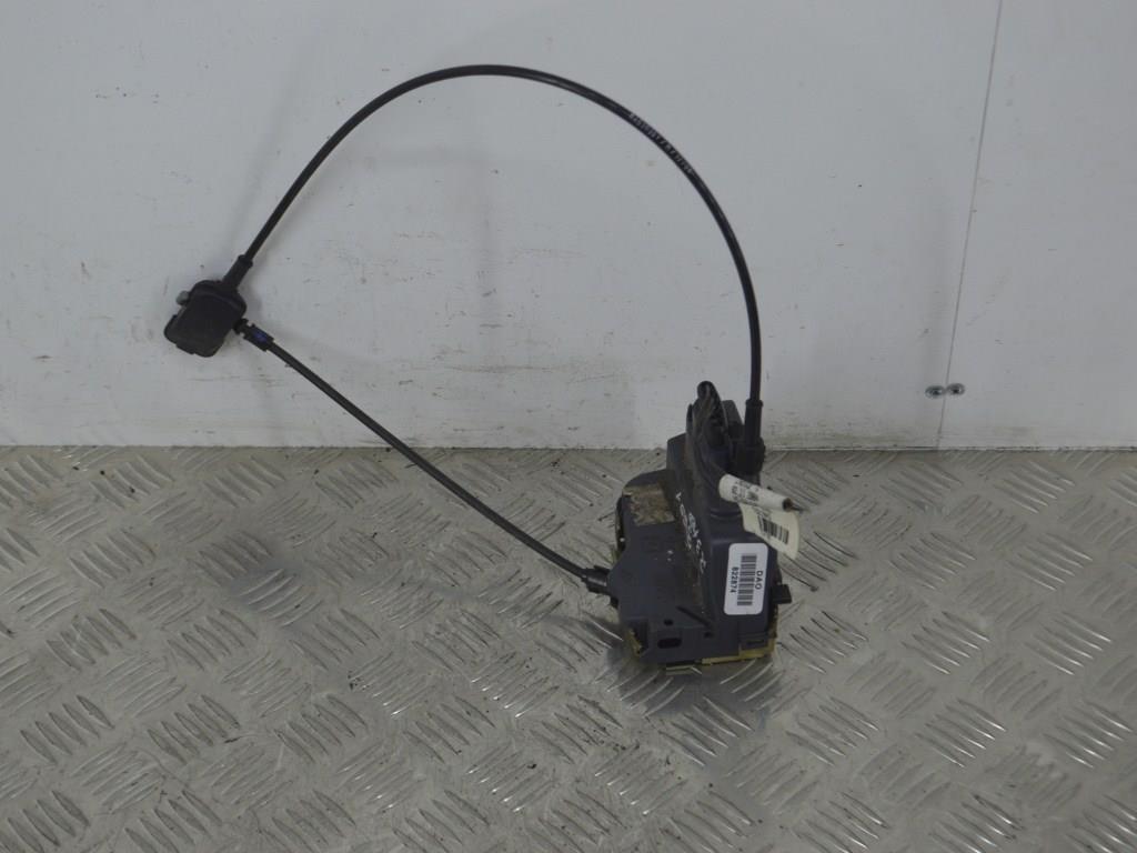 Замок двери задней правой