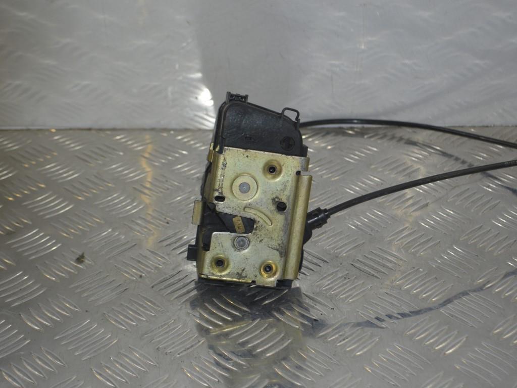 Замок двери задней правой