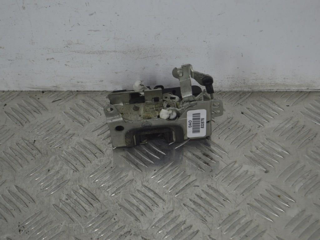 Замок двери задней правой