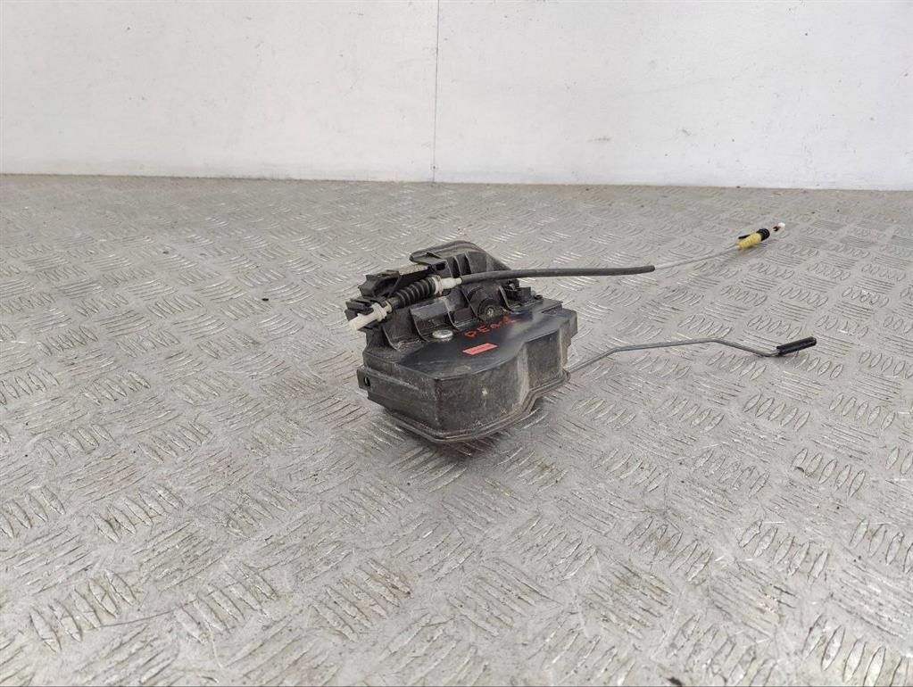 Замок двери задней правой