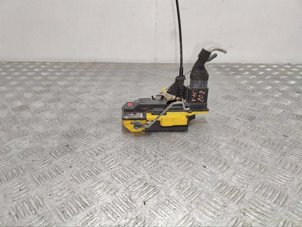 Замок двери задней правой