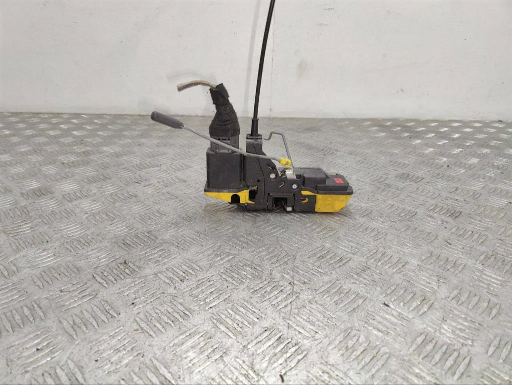 Замок двери задней правой