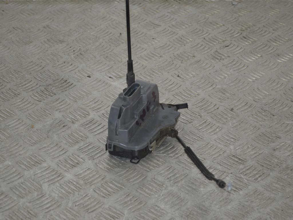 Замок двери задней правой