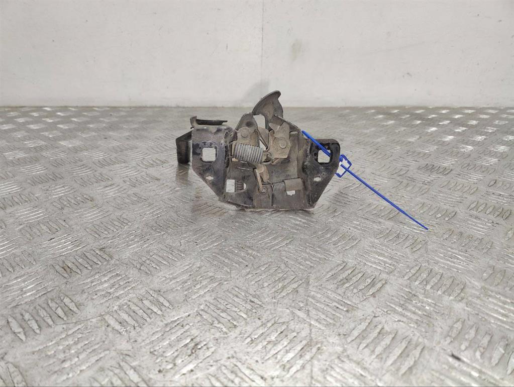 Замок капота