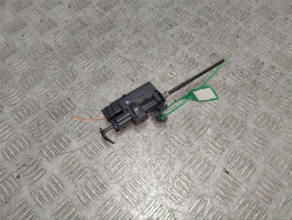 Замок лючка топливного бака