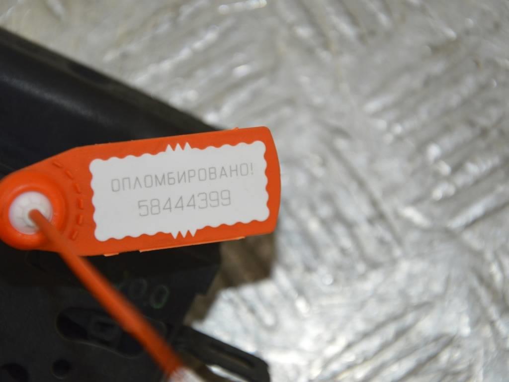 Замок стекла двери багажника