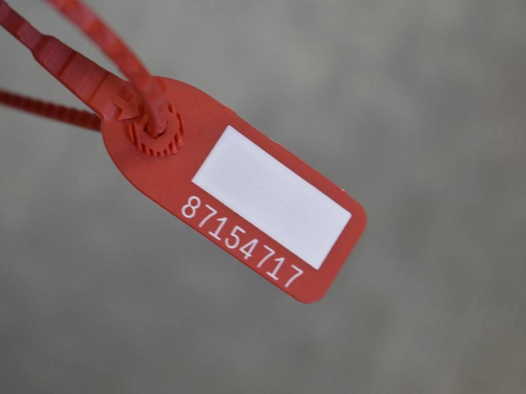 Защита арок передняя левая (подкрылок)