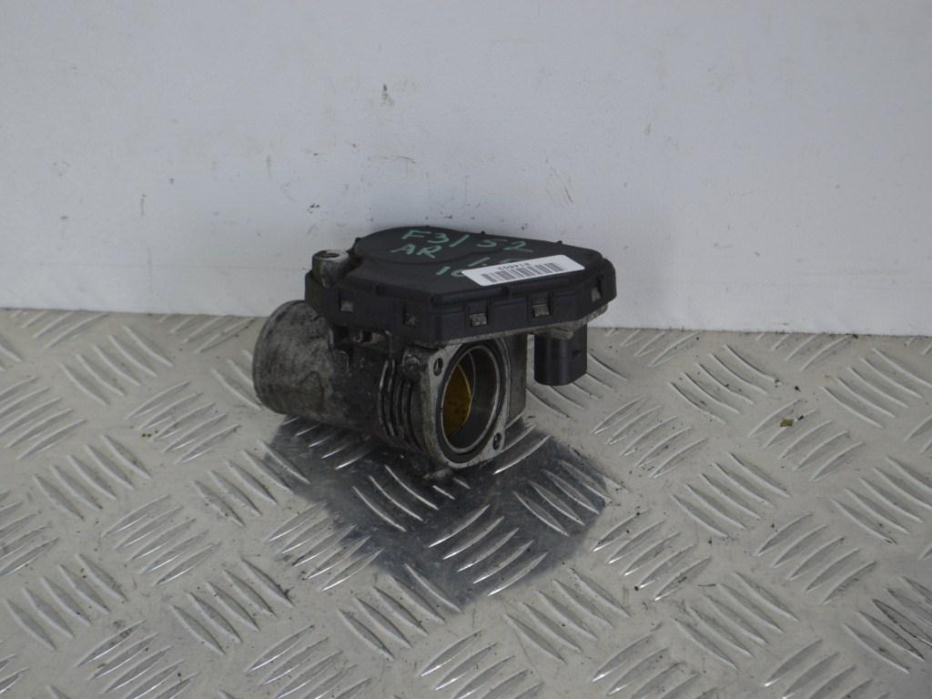 Заслонка дроссельная Renault Megane 3 (2008-2019) 8200302798