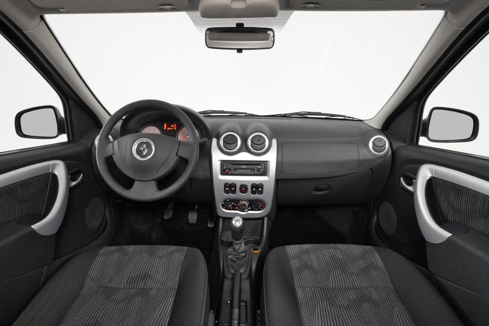 logan 1renogni 2010 2015 salon